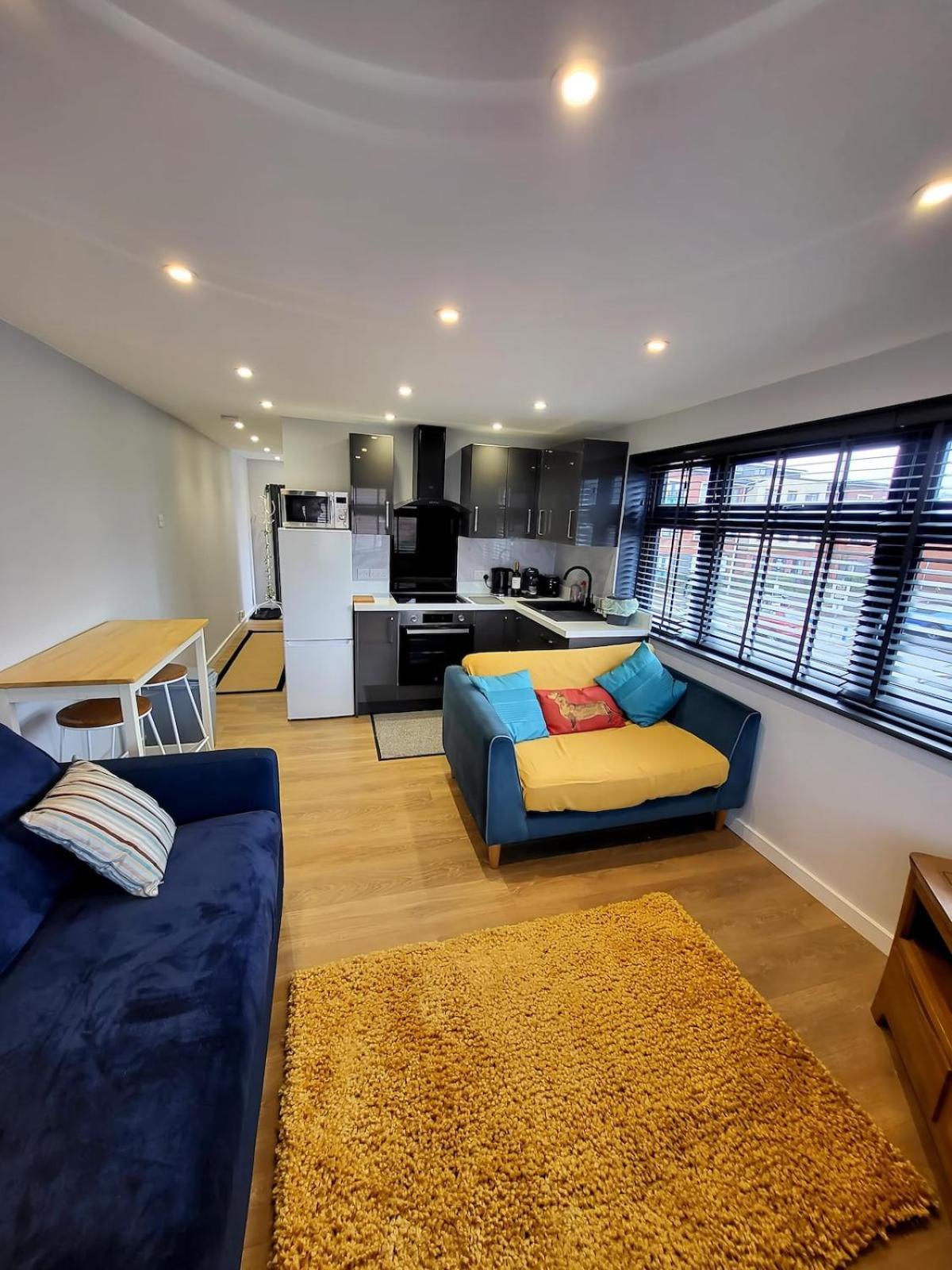 Town Centre Modern 1 Bedroom Self-contained