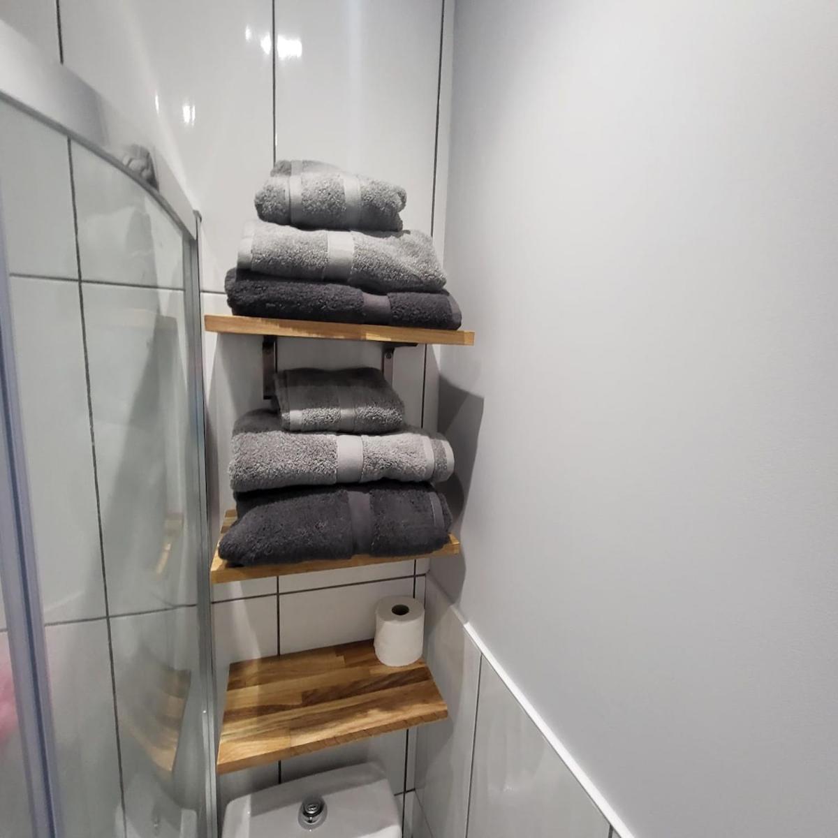 Apartment Town Centre Modern 1 Bedroom Self-contained Newbury (Berkshire)