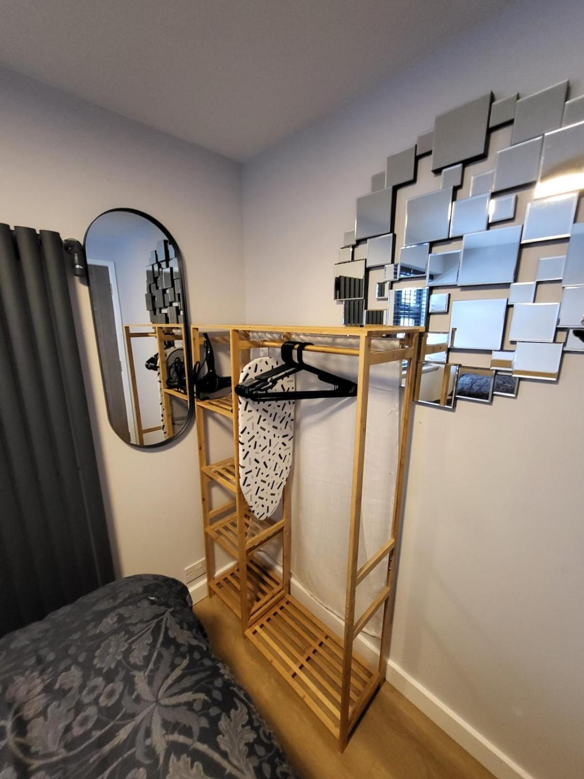Town Centre Modern 1 Bedroom Self-contained Apartment