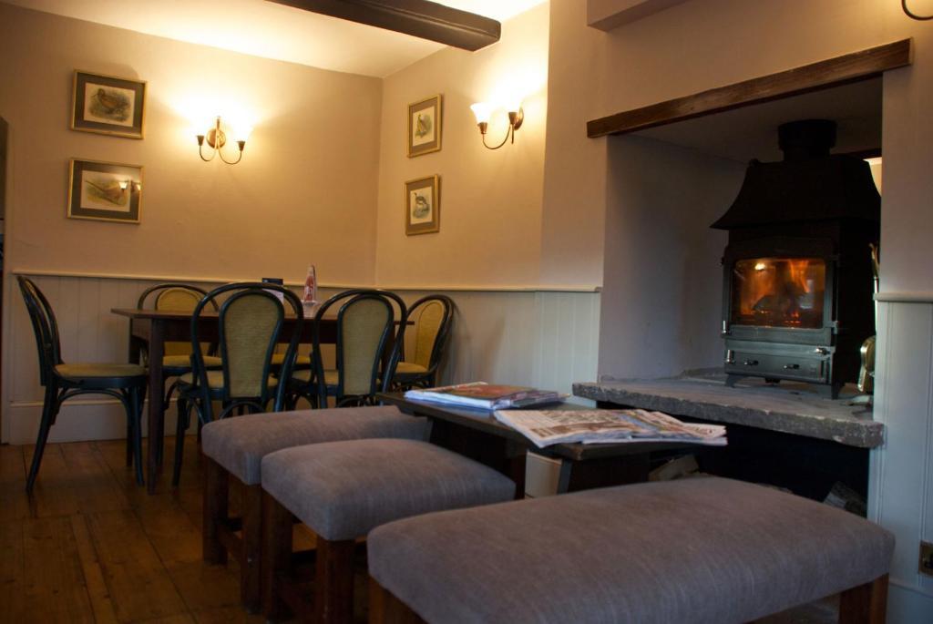 The White Hart 3*