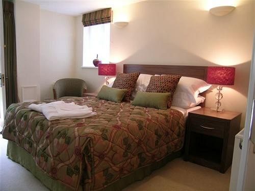 Ye Olde Red Lion Bed & Breakfast
