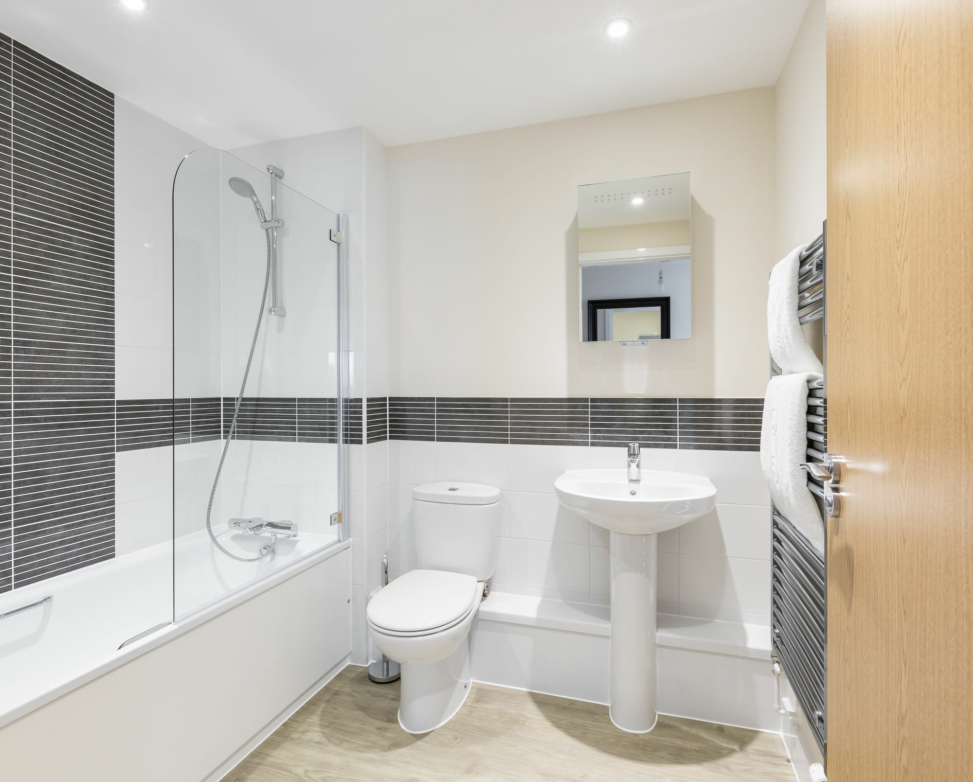 House Of Fisher - Gate 4* Newbury (Berkshire)