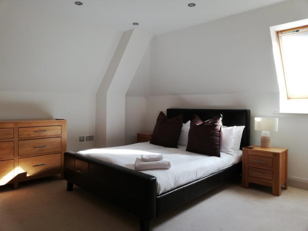 Pelican House Is An Exclusive Contemporary Development *