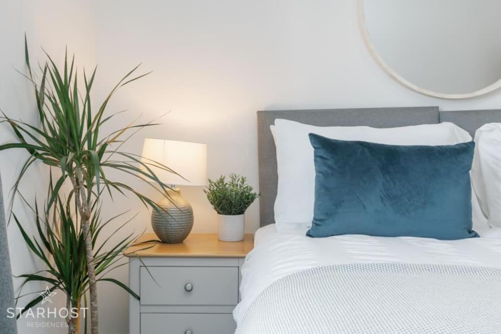 Starhost Residences - Spacious 2-bed In Newbury