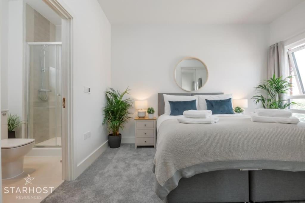 Starhost Residences - Spacious 2-bed In Newbury Apartment *