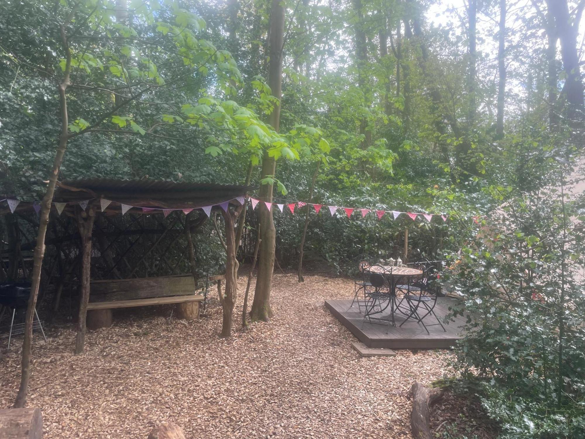 Hollington Park Glamping Campsite