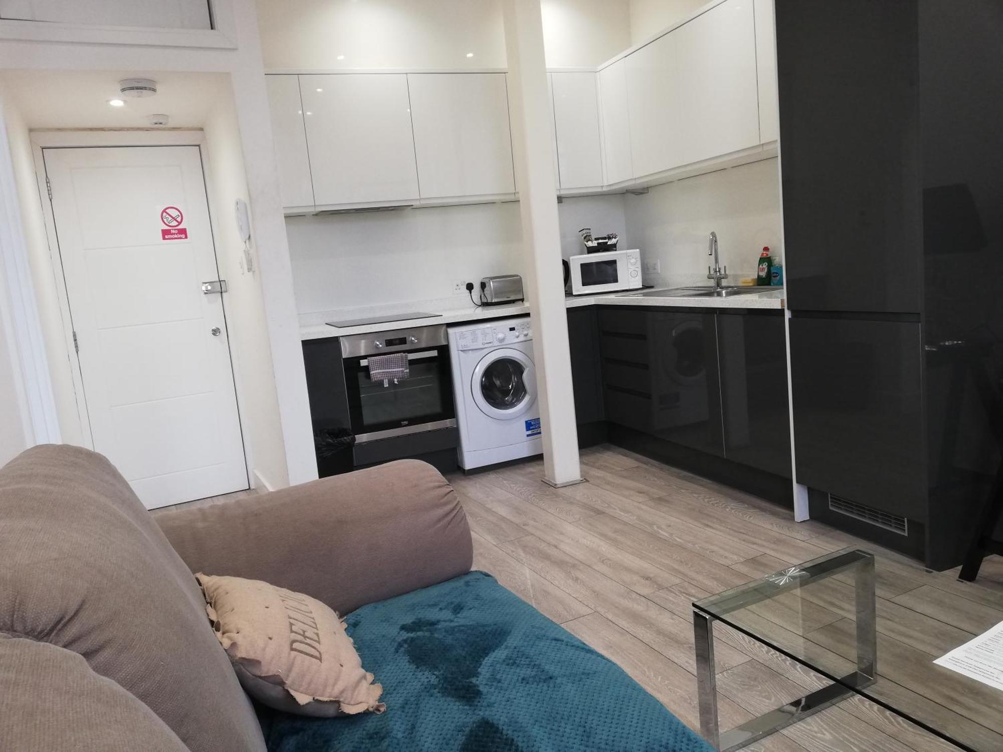 Convenient 1 Bed In The Centre Of Newbury * Newbury (Berkshire)
