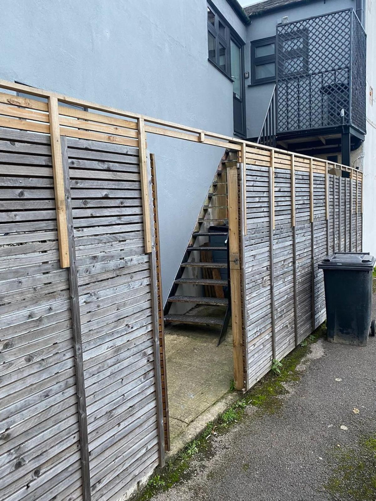 Town Centre Modern 1 Bedroom Self-contained *
