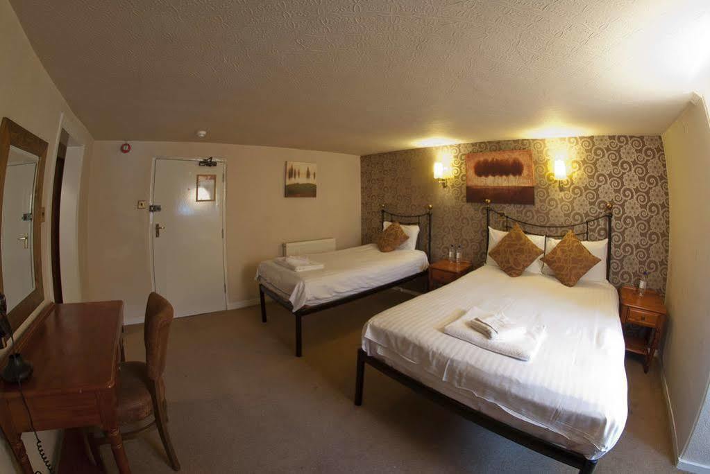 Bacon Arms, Hotel