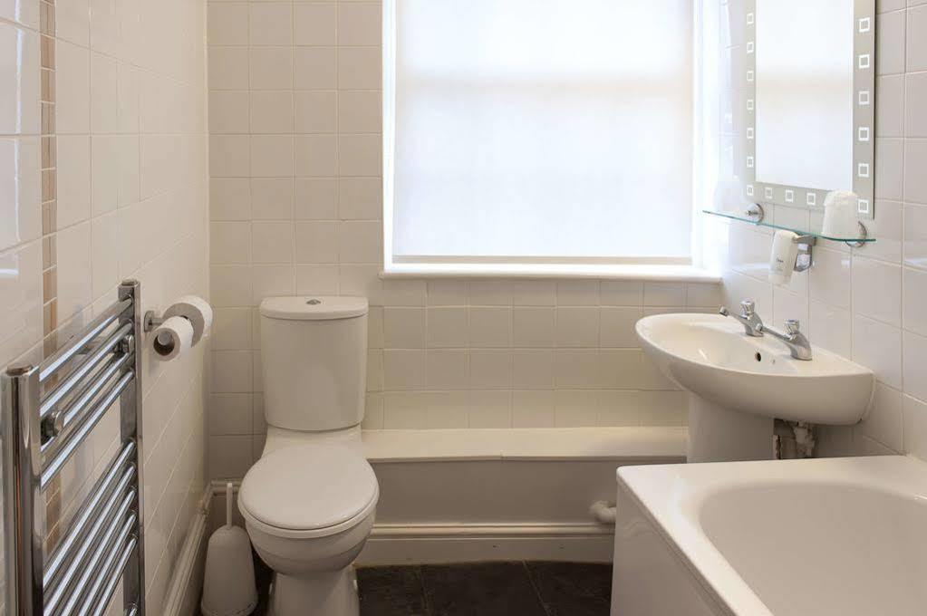 Bacon Arms, 3* Newbury (Berkshire)