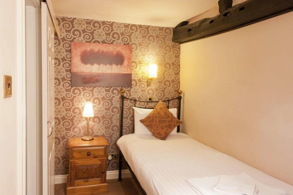 Bacon Arms, Hotel