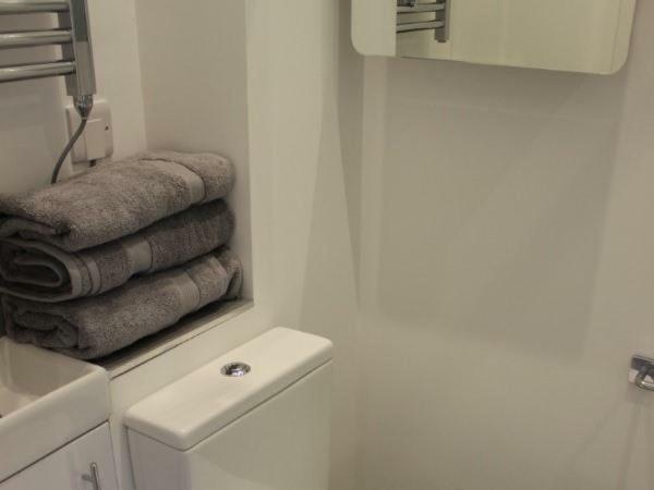 Redbrick Serviced Sherwood House Newbury (Berkshire)