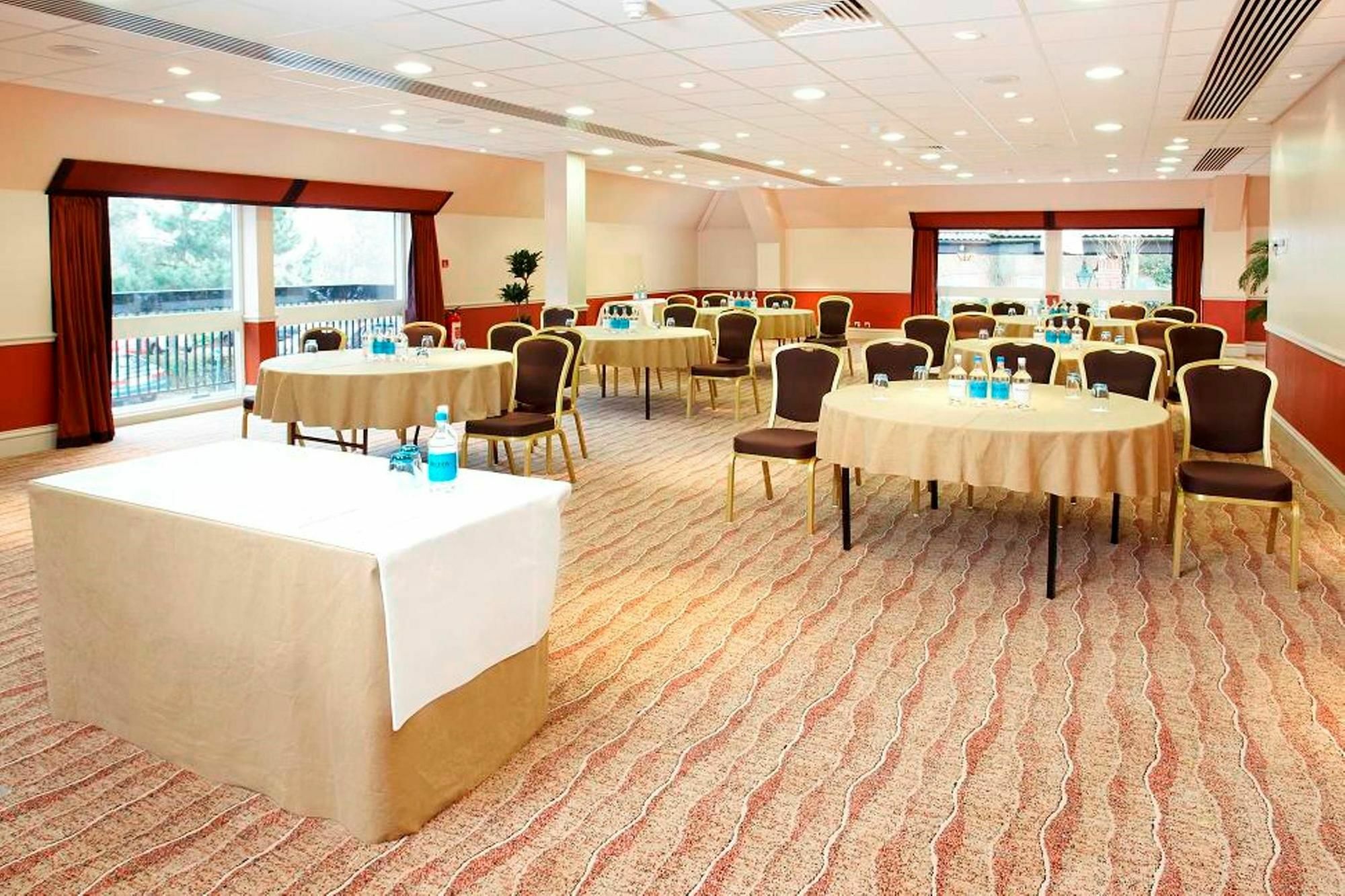 Resort Donnington Valley Hotel, Golf & 4*